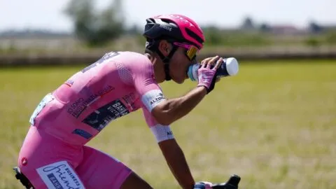 Giro de Italia 2026 en vivo: Fuga de 15 ciclistas con más de diez minutos de diferencia sobre el lote