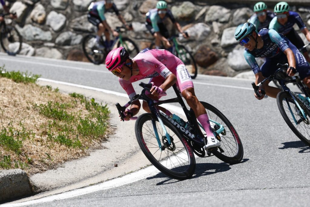 Afonso Eulalio, líder del Giro de Italia 2026. - Luca Bettini, AFP.