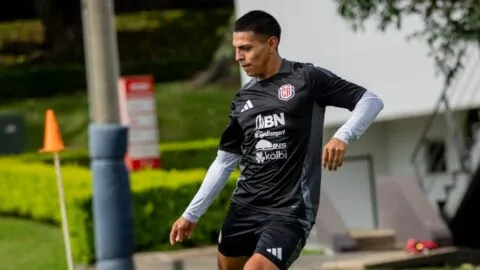 Balacera, indisciplina y adiós: la Selección de Costa Rica, sumergida en un escándalo