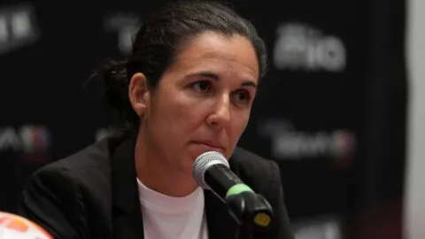 Entrenadora de Rayadas critica el empalme de la final femenil con la Liguilla varonil
