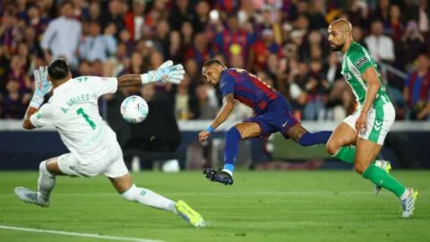 Barcelona se despide de su gente con triunfo sobre el  Real Betis de Álvaro Fidalgo