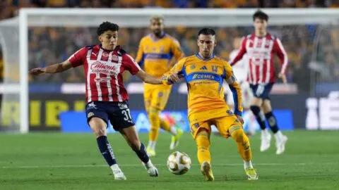 Tigres vs Chivas en vivo: ¡Angulo lo iguala para los felinos antes del descanso!