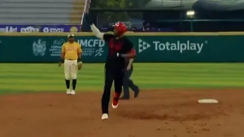 Caliente de Durango evita la barrida y se impone a Dorados a base de cuadrangulares