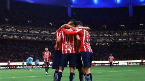 Chivas dice adiós al Akron buscando la remontada ante Tigres en la Liguilla