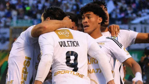 Adiós al bicampeón: Comunicaciones da vuelta la serie ante Antigua GFC y está en semifinales