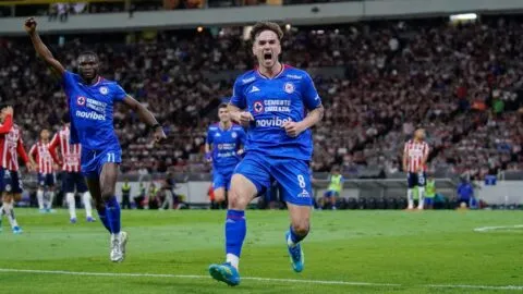 De la mano de Joel Huiqui, Cruz Azul está en la final de la Liga MX 2026; Chivas no puede en el Jalisco