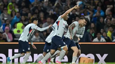 Cruz Azul extiende a 30 partidos su racha invicta en CU tras conquistar la final ante Pumas