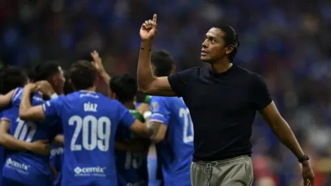 ¡Huiqui prepara golpe a Chivas! Cruz Azul define alineación en medio de dudas y presión