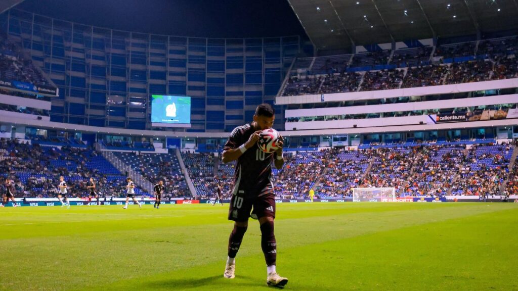 La selección mexicana, con tendencia positiva en el Estadio Cuauhtémoc