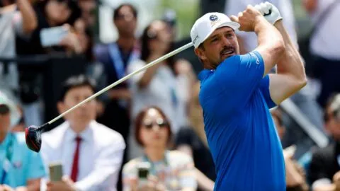 DeChambeau lidera la primera ronda del LIV Golf Korea 2026 junto a Howell III y Vincent