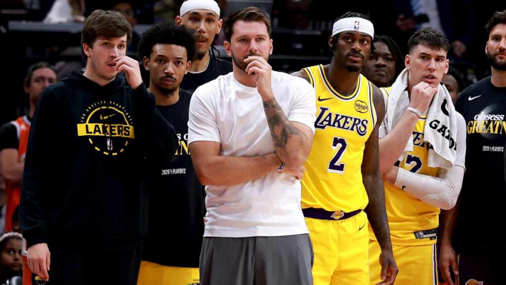 Luka Doncic durante los Playoffs NBA 2026 entre Lakers y Rockets