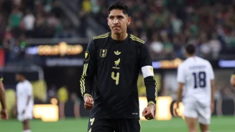 Edson Álvarez ya está en la Ciudad de México y acelera su regreso con el Tri