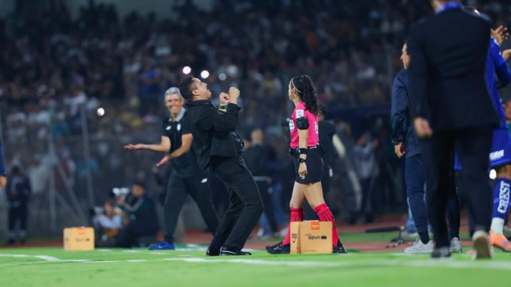 El técnico mexicano no pudo contener la emoción. Alejandra Suárez/Claro Sports