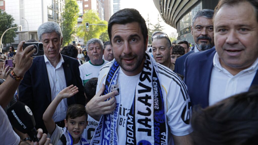 Enrique Riquelme presenta sus propuestas de candidatura