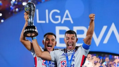 Erik Lira, agradecido con el Cruz Azul: "Hoy soy lo que soy gracias a estos cabrones"