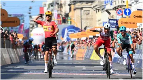 Fredrik Dversnes rompe los pronósticos y celebra victoria tras protestas en la etapa 15 del Giro de Italia 2026