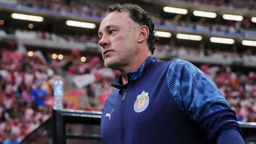 Milito elogia a Santiago Sandoval