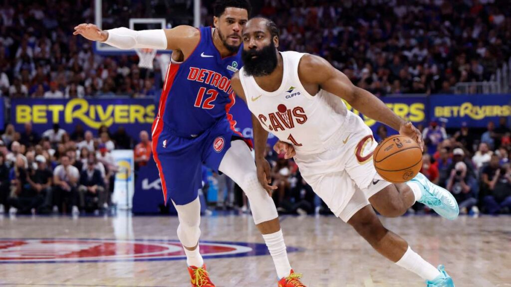 James Harden y Tobias Harris durante el Juego 7 entre Pistons y Cavaliers NBA Playoffs 2026