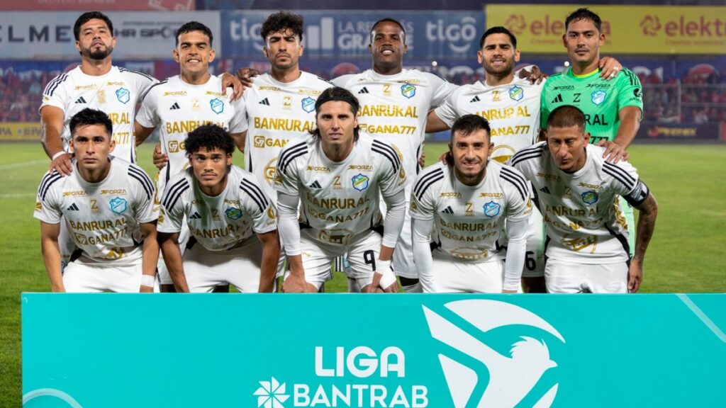 Comunicaciones cayó eliminado ante Xelajú MC | @CremasOficial