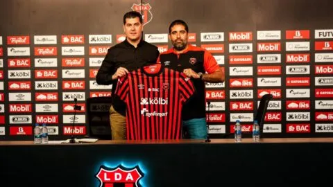 Alajuelense tiene nuevo entrenador: quién es Ismael Rescalvo