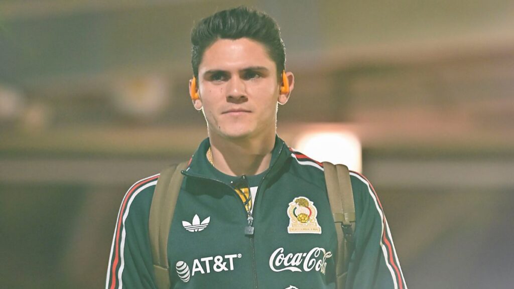 Israel Reyes apunta al fútbol europeo