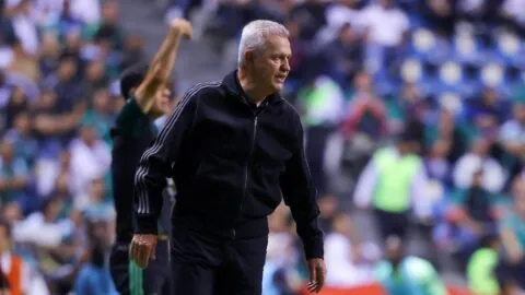 Aguirre reconoce que Gil Mora  es un 'jugador diferente' y aplaude el regreso de Luis Chávez