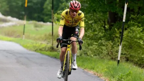 ¡Demoledor! Jonas Vingegaard gana la etapa 7 del Giro de Italia y mueve la clasificación general