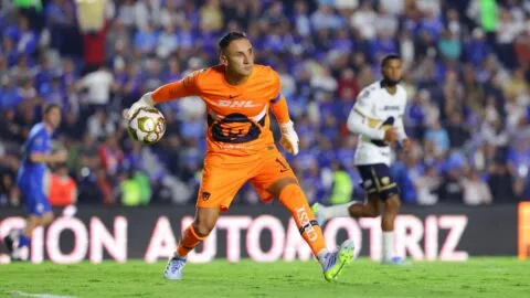 Pumas resiste el empate sin goles ante Cruz Azul con un Keylor Navas heroico