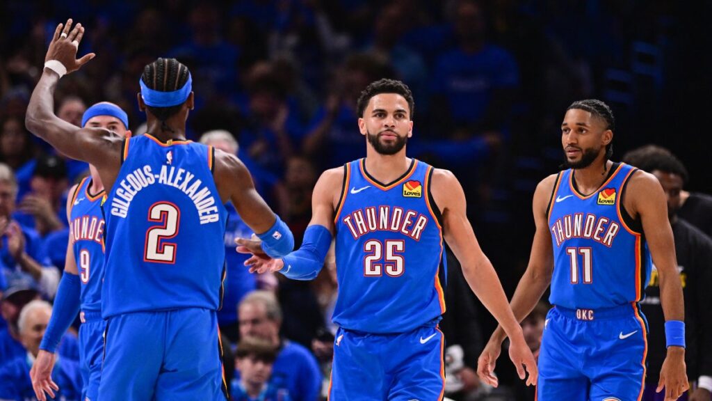 El Thunder no se complica y domina a los Lakers para llevarse el Juego 1