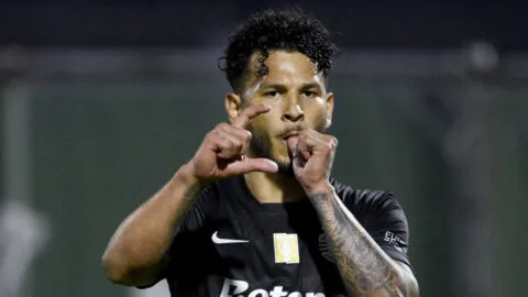 Luis Javier Suárez brilla de manera extraña con Sporting de Portugal: simulación, tarjeta, penalti y gol