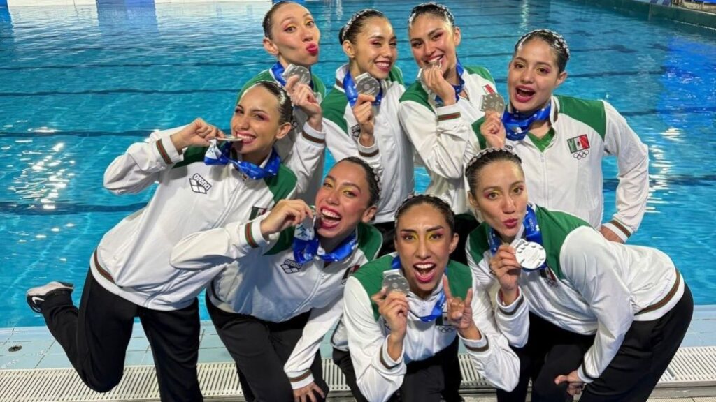 México gana la plata en natación artística