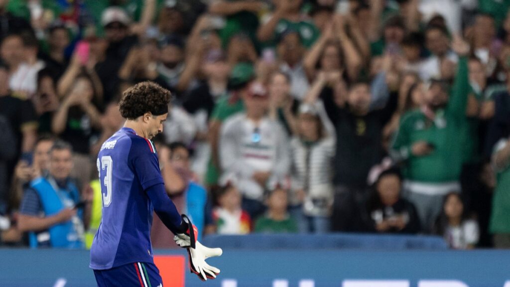 Ochoa volvió a ponerse los guantes con México
