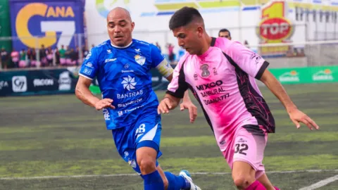 El milagro del Santo Domingo: Mixco clasifica con dos goles agónicos ante Cobán Imperial