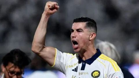 Noche intensa para Cristiano: llega a 971 goles y responde a gritos de 'Messi'