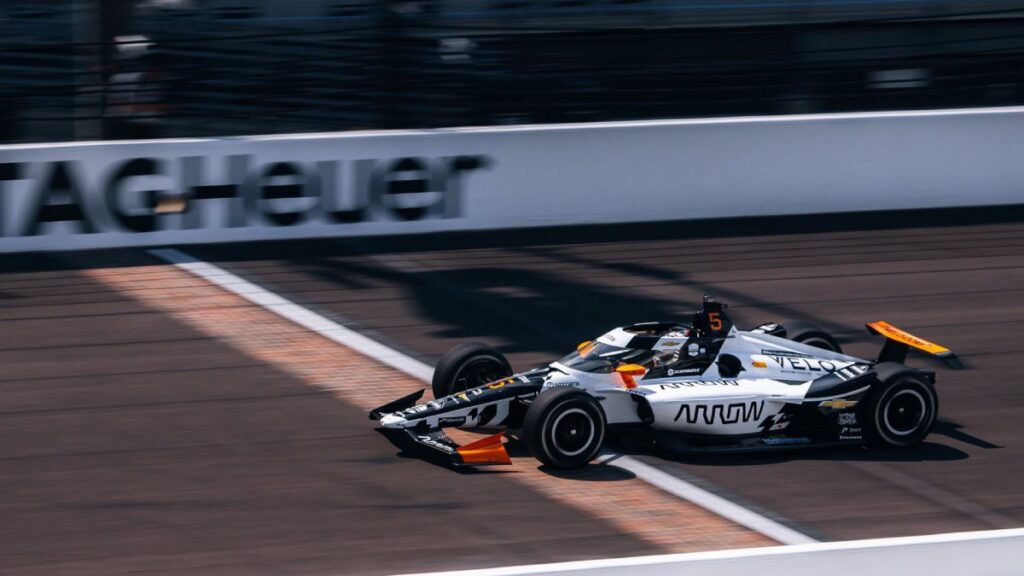 El piloto mexicano cerró sexto con un promedio de 2:36.2218 minutos en cuatro vueltas y cada año se perfila como uno de los favoritos de la carrera