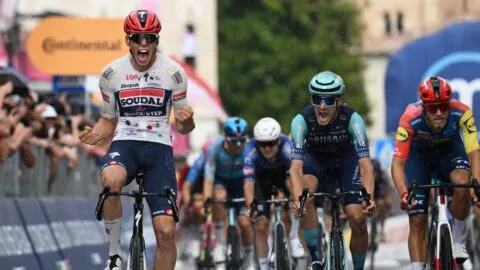 ¡Dramático sprint! Paul Magnier se lleva la etapa 18 del Giro de Italia 2026 con un poderoso ataque