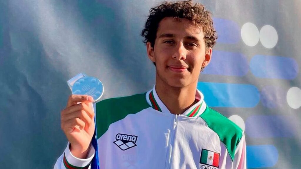 El morelense terminó la prueba con un tiempo de 6:01.70, dándole a México la primera medalla en una Copa del Mundo en esta disciplina