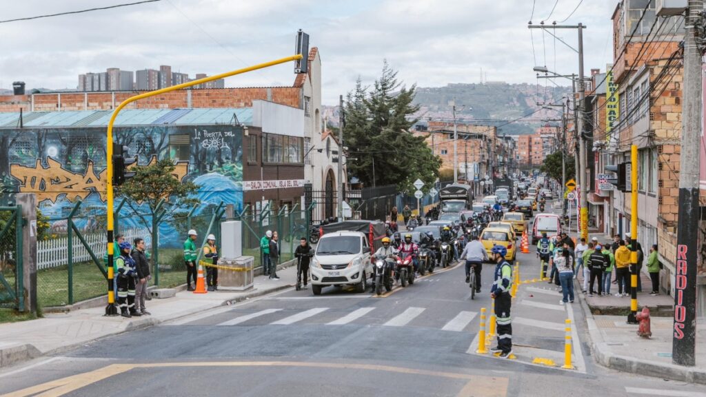 Pico y placa martes 19 de mayo 2026