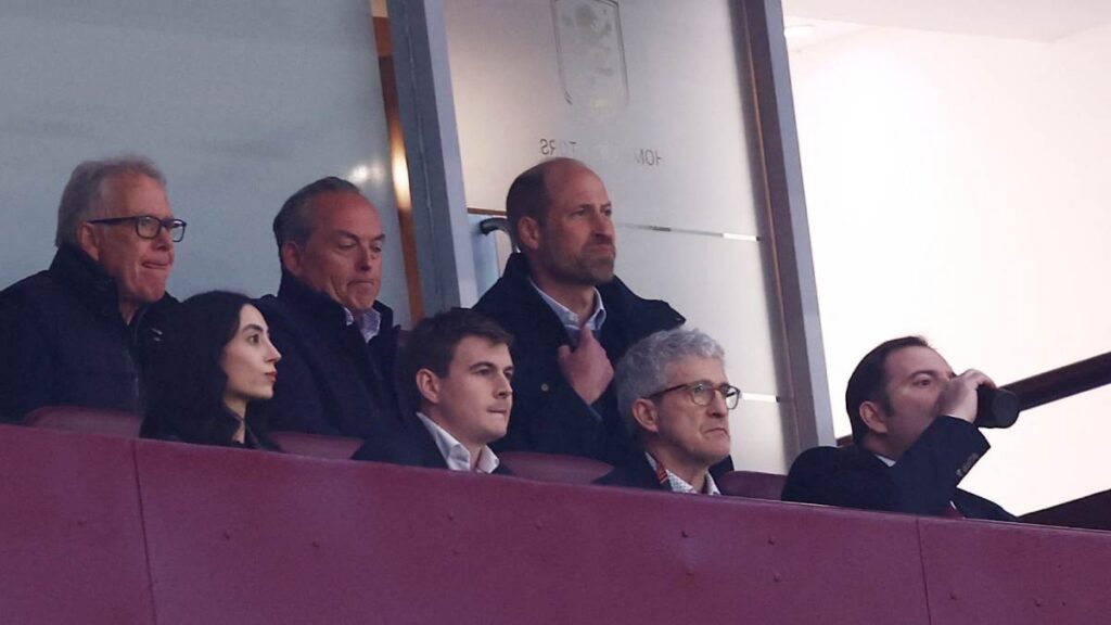 El Príncipe Guillermo, aficionado del Aston Villa