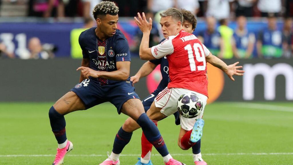 Te contamos lo que necesitan el PSG y el Arsenal para levantar el trofeo de la UEFA Champions League en su temporda 2025-2026