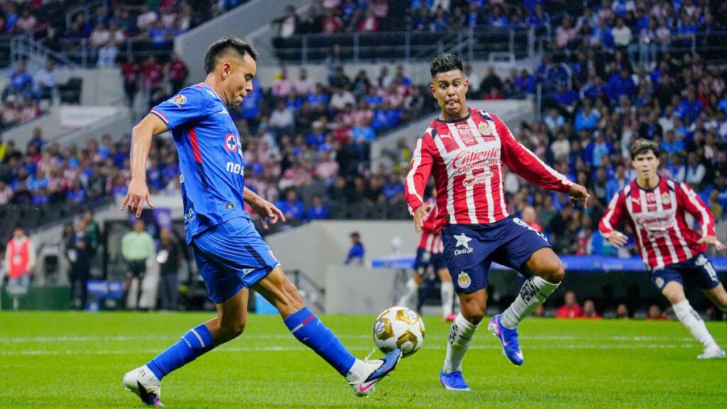 Cruz Azul y Chivas buscan avanzar a la final
