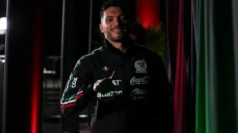 Raúl Jiménez se rinde ante Julián Quiñones y se ve jugando a su lado con México en el Mundial 2026