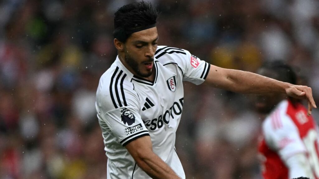 Raúl Jimpenez a la espera de definir su futuro con el Fulham