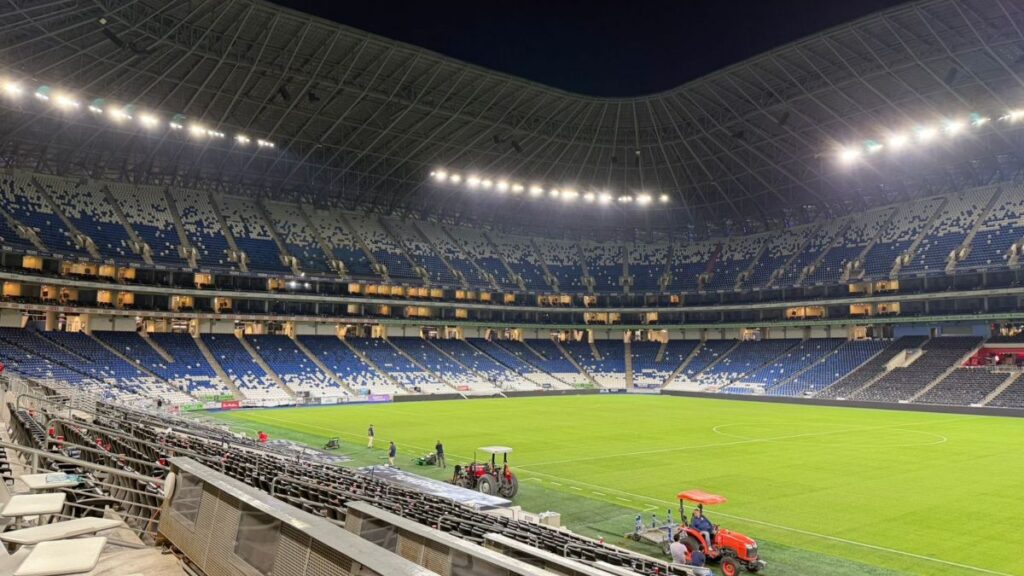 Rayados trabaja en el Gigante de Acero