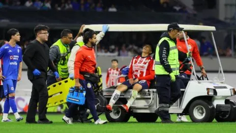 Más problemas para Chivas: Richard Ledezma y Efraín Álvarez salen tocados de la ida ante Cruz Azul