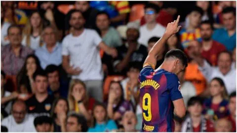 Valencia le abolla la corona al Barcelona: Lewandowski se despide con gol, pero no evita la derrota