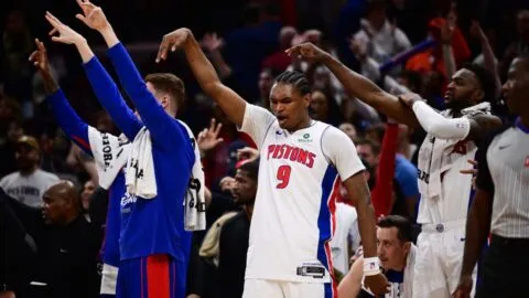 Pistons aplastan a Cavaliers y mandan la semifinal del Este a séptimo juego