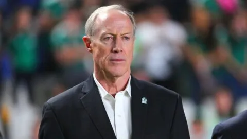Sisniega da vuelta a la página tras la polémica previa a la concentración de México y niega ruptura con Chivas y Toluca