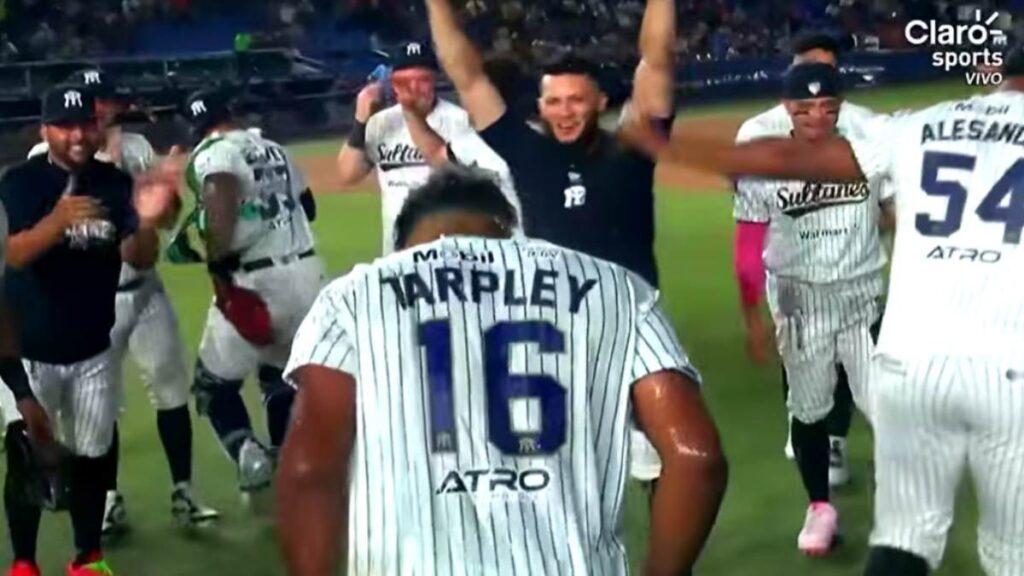 Los Fantasmas Grises se llevaron la serie ante los Rieleros en el Palacio Sultán que fue testigo de este histórico juego de Stephen Tarpley