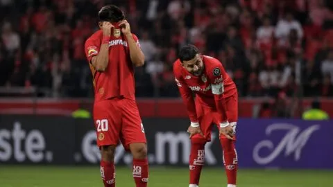 Alexis Vega y Jesús Gallardo abandonan la concentración de Toluca para unirse a selección mexicana